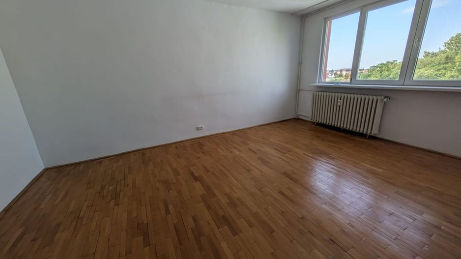 Vanzare Apartament 4 camere, 81 mp, balcon, bloc reabilitat, Rahova - Poză 1