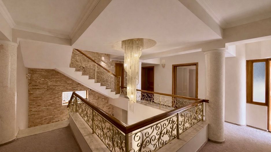 Vila / Casa de lux de vanzare  1000mp teren Str. Primaverii Constanta - Poză 12