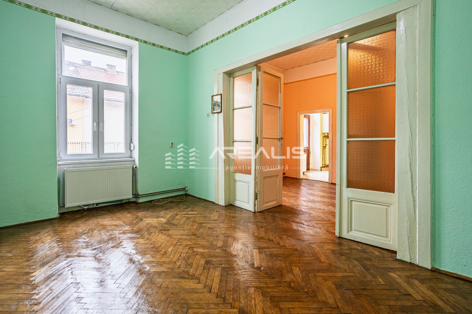 Apartament 2 camere ultracentral, cu loc de parcare - Poză 1