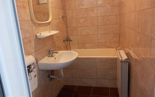 BRASADAS vinde ap 1 cam 4/4 ULTRACENTRAL RENOVAT si MOBILAT. - Poză 2