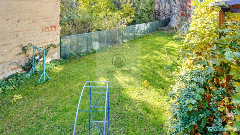 Închiriez casă în Centrul Brasovului/ curte privata - Poză 2