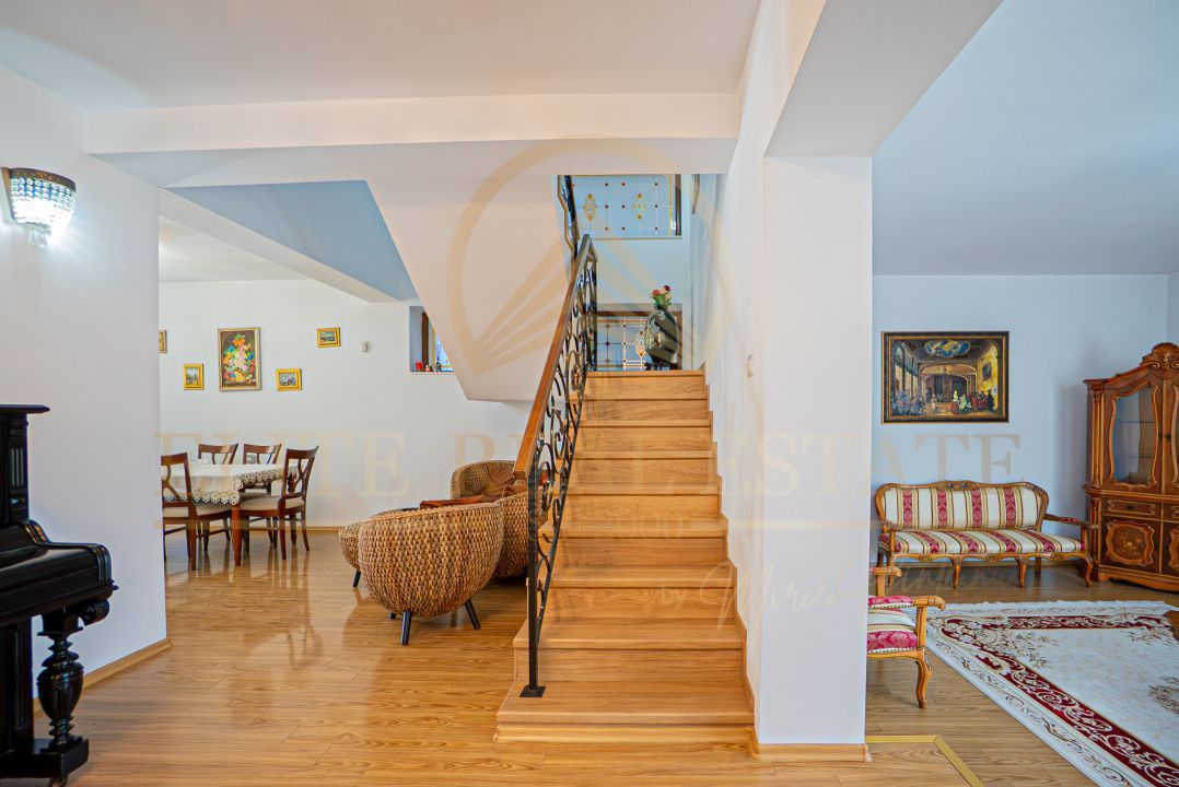 Ovidiu Sud - Zona premium - Vila impozanta, curte mare, garaj, terasa! - Poză 23