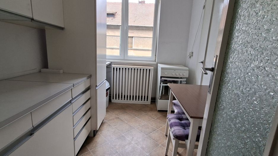 Apartament cu 3 camere - Centru - Poză 8