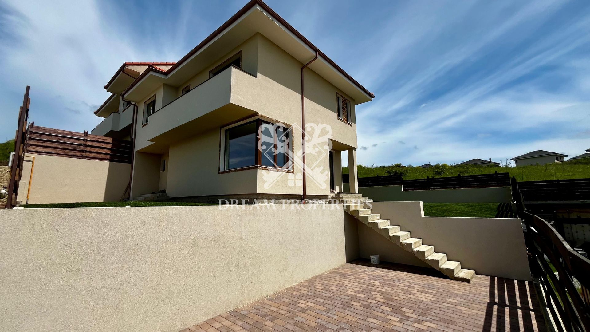 Casa de vanzare 120 mp, 4 camere,3 bai, teren 350 mp, DEZMIR - Poză 3