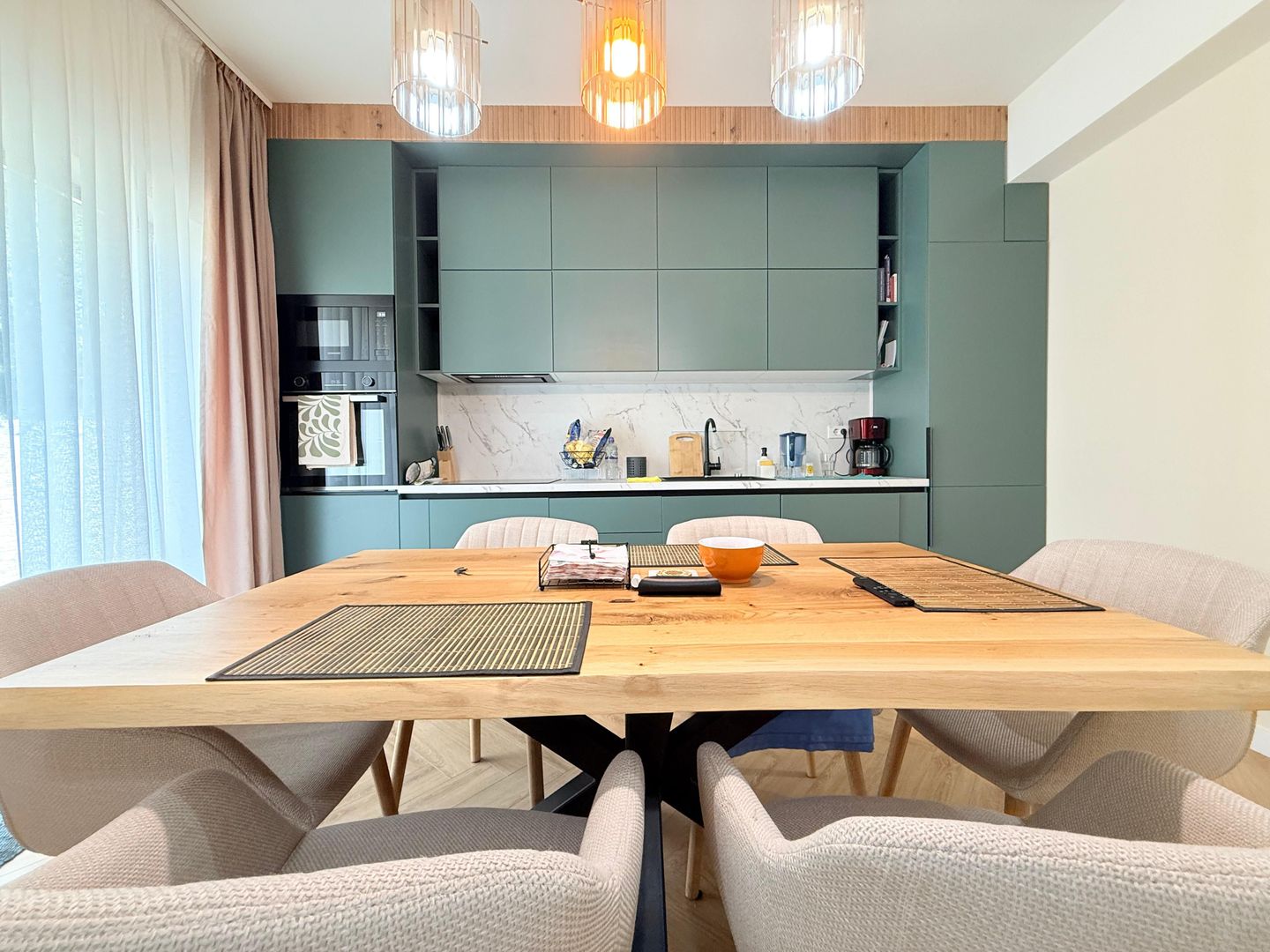 Vila 4 camere | 3 dormitoare | 3 bai | Gradina | Toate Utilitatile - Poză 1