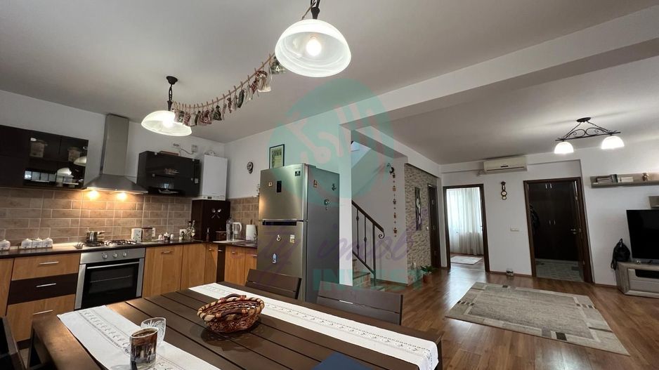 Silistea Snagovului-Casa de VACANTA  cu piscina - Poză 5