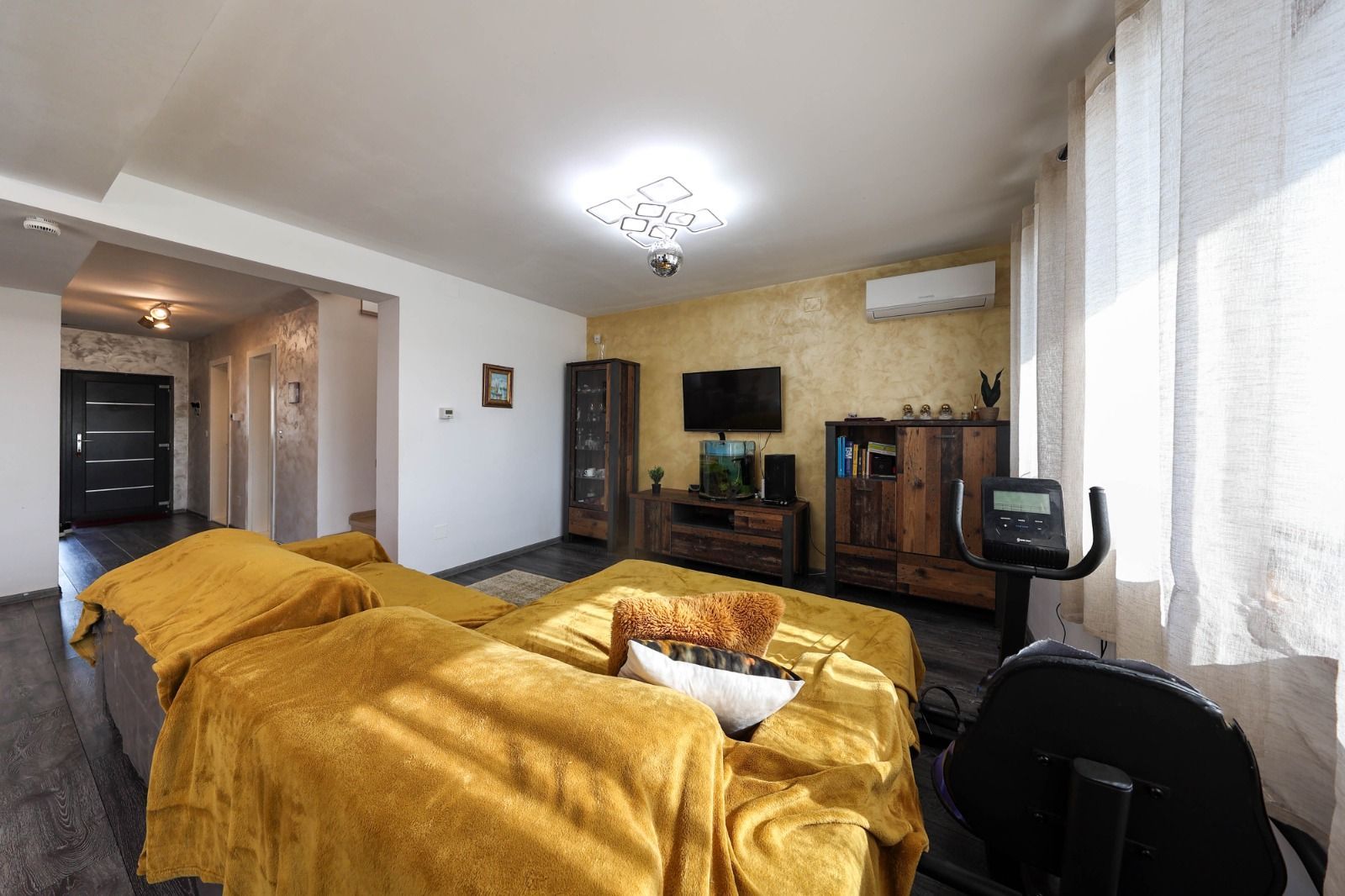 Casă Individuală Modernă de Vânzare | Sânpetru, Brașov - Poză 5