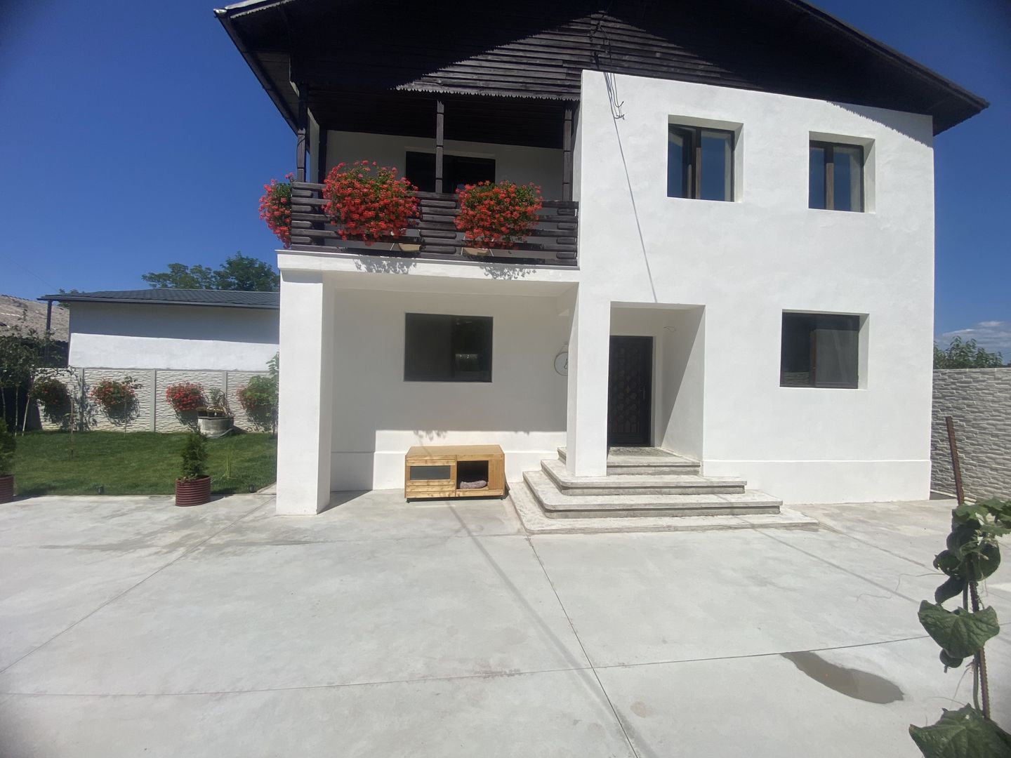 Gata de locuit! Vanzare casa cu 5 camere in Priboiu, com.Branesti - Poză 5