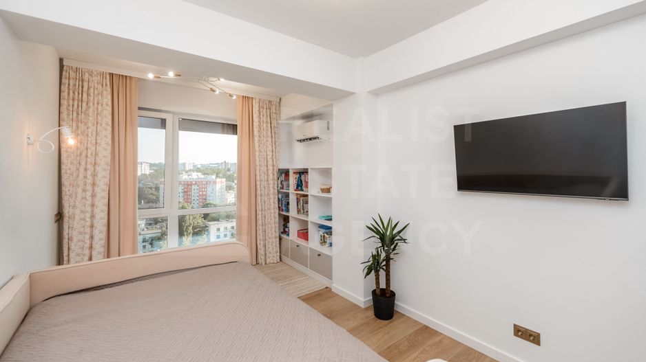 Vânzare, apartament, 2 dormitoare + living- 82 mp, Buiucani - Poză 12