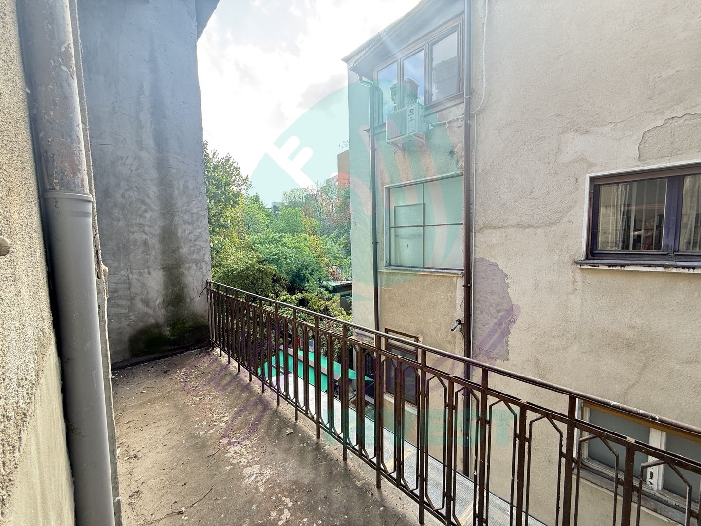 Eleganta, stil si mult potential intr-un apartament interbelic de 3 camere - Poză 11