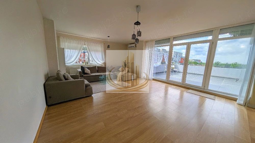 Apartament cu 3 camere, decomandat, tip Penthouse. - Poză 1
