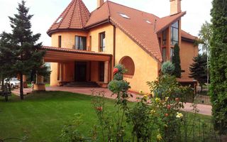 Vila unicata | Teren de 3000 m2 | Piscina si vegetatie matura - Poză 2