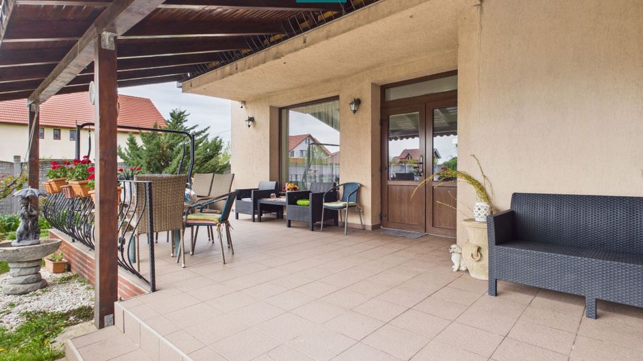 Vilă cu 6 camere și teren generos în Șagu - Poză 5