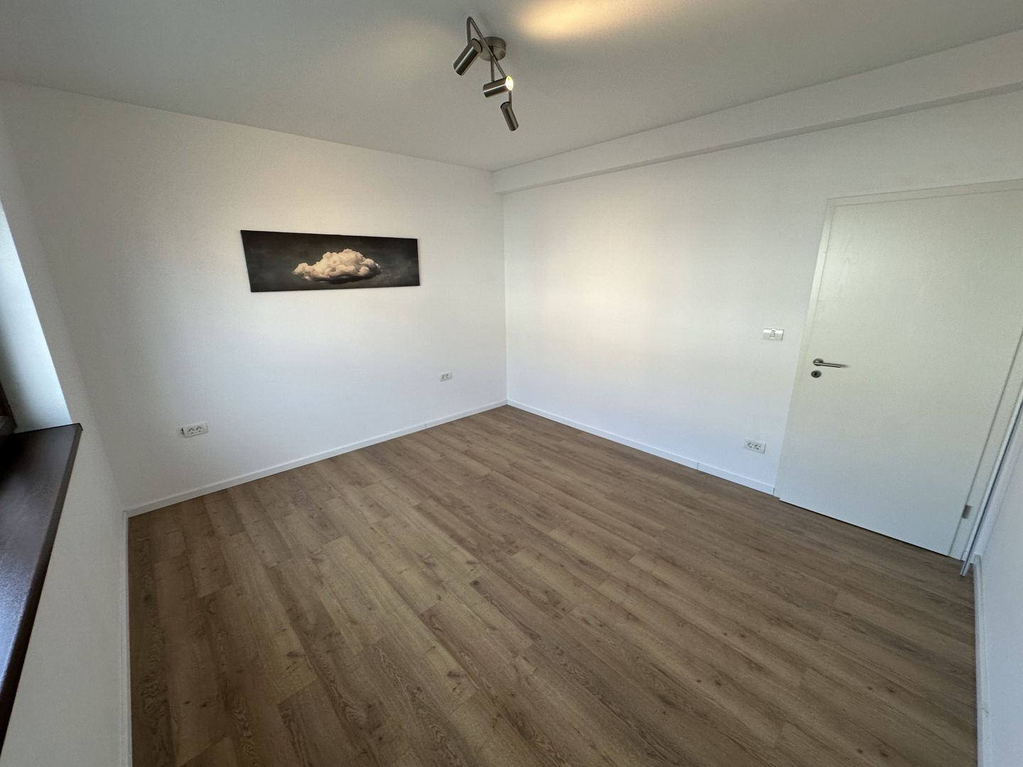 Casa deosebita intr-un cartier privat cu bariera - Poză 29