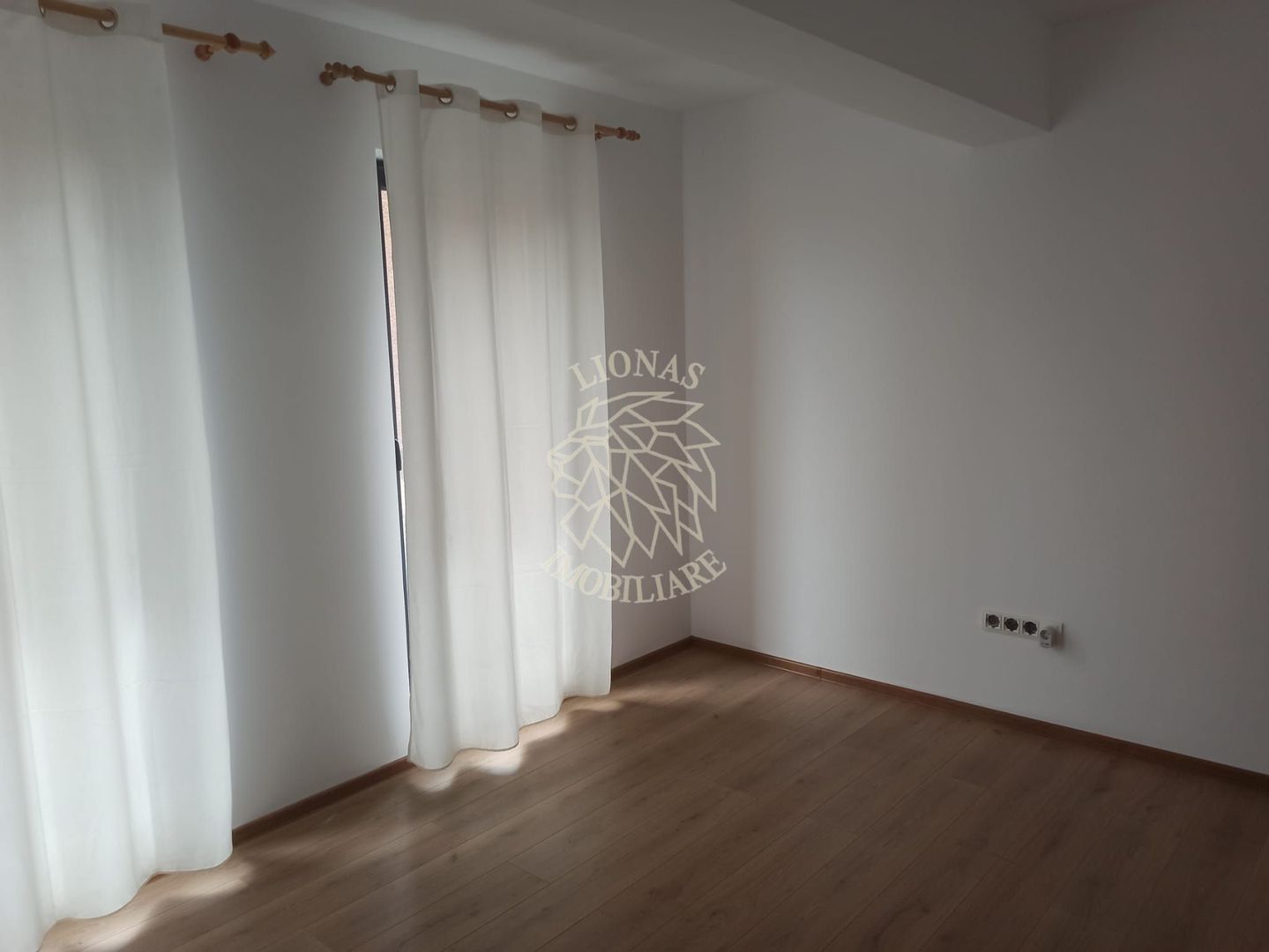 Apartament Nou 3 camere 71 mp+2 balcoane-parcare-Zona L. Blaga - Poză 2