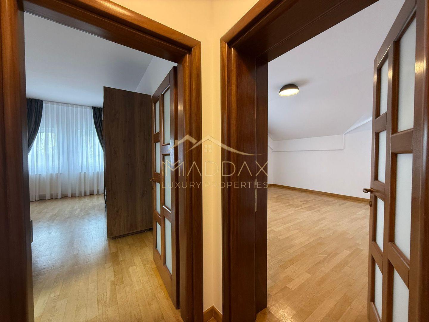 Vila moderna Corbeanca-spatiu, confort si intimitate - Poză 26
