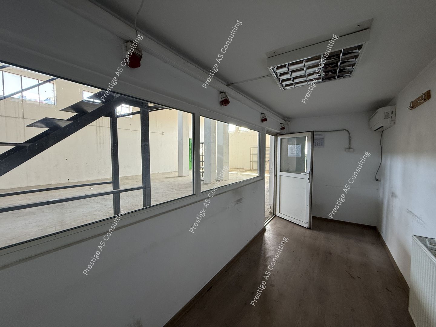 Hala 300 mp | Birouri + Vestiar | Acces auto | 3 intrari | Zona Lipovei - Poză 16