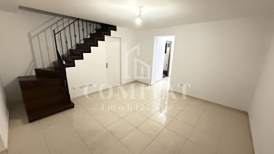 Casa înșiruită cu 4 camere | Parcare | Zona străzii A. Iancu Floresti - Poză 5