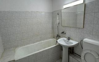 Apartament spațios cu 3 camere de vânzare – confort, lumină și poziție excelentă - Poză 2