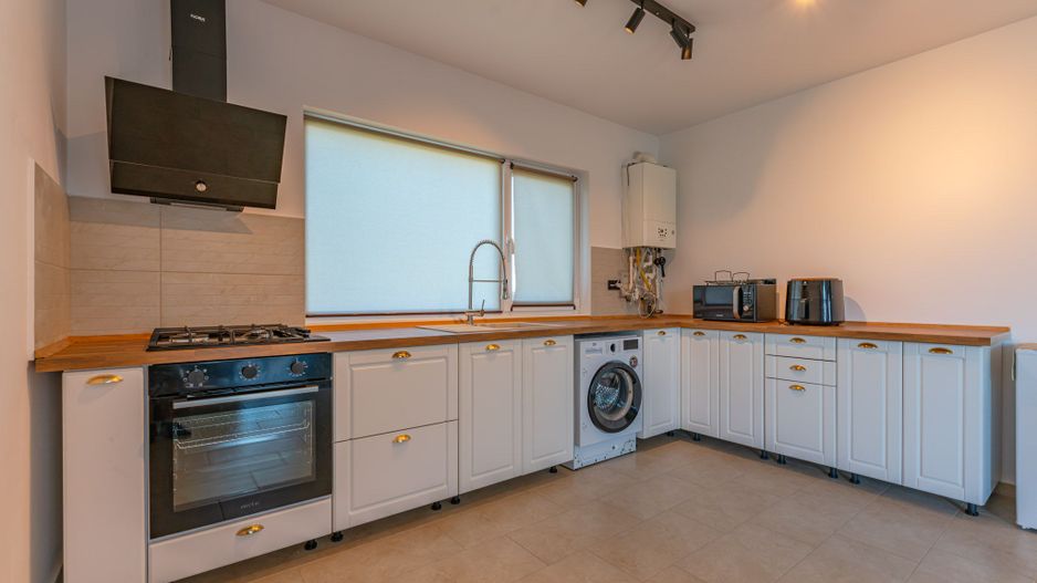 Casă Individuală de Închiriat, Încălzire în Pardoseală, Teren 400 mp - Poză 8