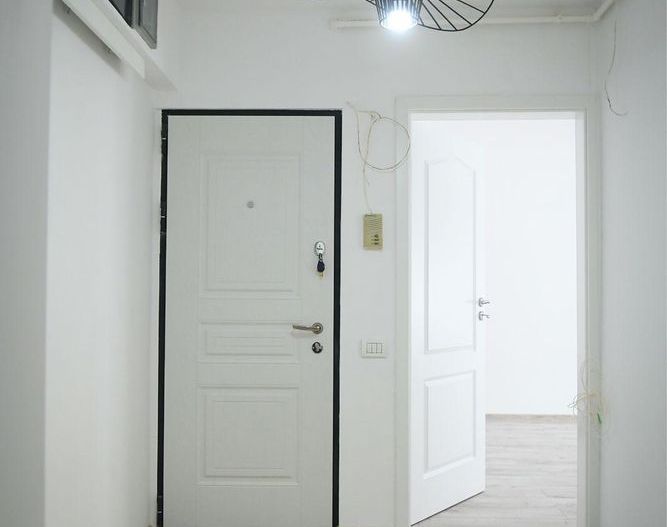 3 camere decomandat, instalatii noi, etaj 2, zona Sebastian - Poză 2
