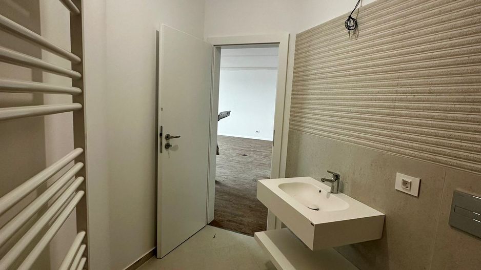 New apartment 2 bedrooms  with underground parking - Poză 14