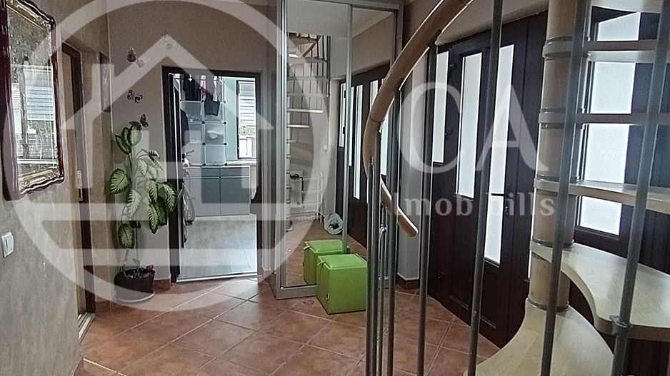 Casa de vnzare 4 camere pe zona Rogerius, Oradea. - Poză 3