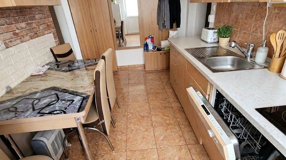 Apartament 2 camere Cetate Closca et.1 56 mp. - Poză 4