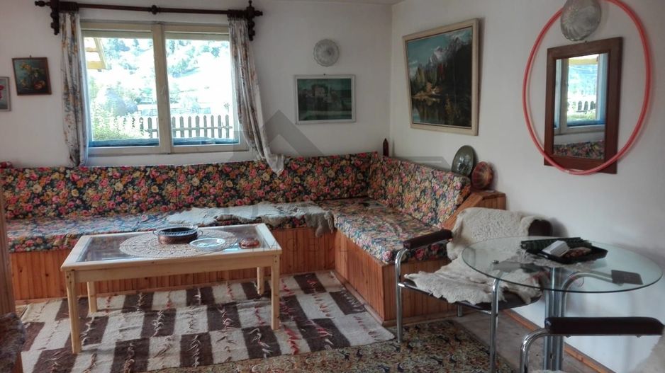 Casă cu etaj , de cărămidă, pe teren de  1680 M2, intabulat și  cu cadastru,la Neagra, jud. Mureș - Poză 5