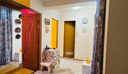 Apartament cu 3 camere pe str. Aluminei langa Liceul Ortodox