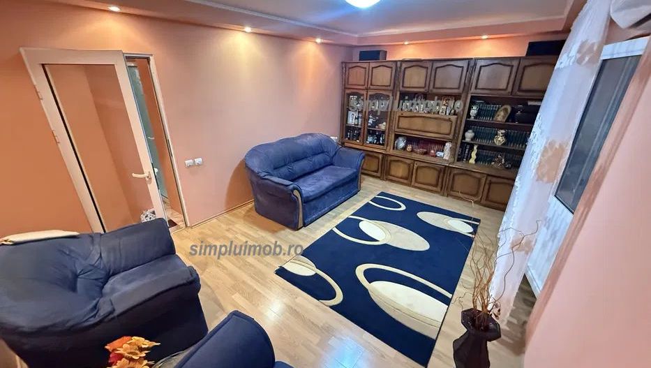 2 Camere Decomandat Centrala Proprie Loc de Parcare Piata Resita - Poză 1