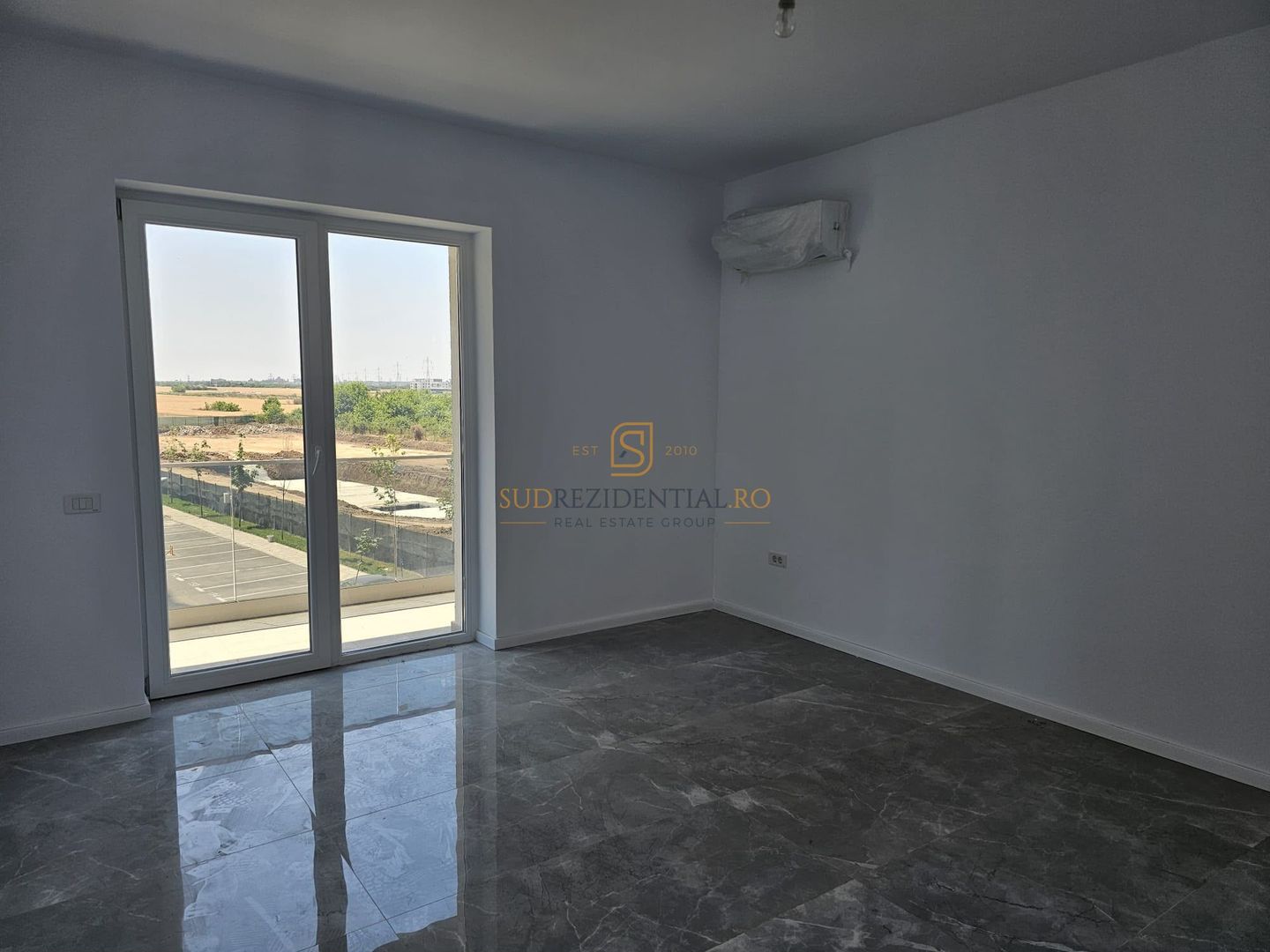 Apartament decomandat 3 camere, disponibil imediat, etaj 2/10 - Poză 5