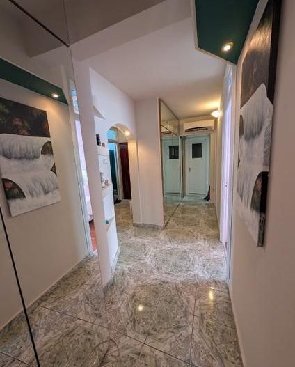 Calitate și spațiu: elegant, 90 mp, 1989, centrală proprie, parcare, priveliște - Poză 2