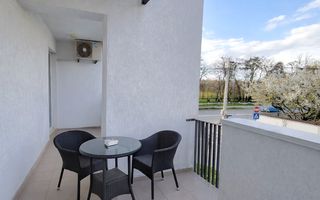 3 camere - 91.2mp - etaj 1 - parcare - bloc nou - Romanesu Residence - Poză 9