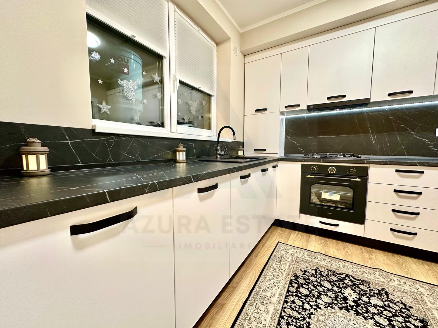 Apartament ultrafinisat 2 camere balcon 7.5 mp si parcare in Cristian - Poză 5