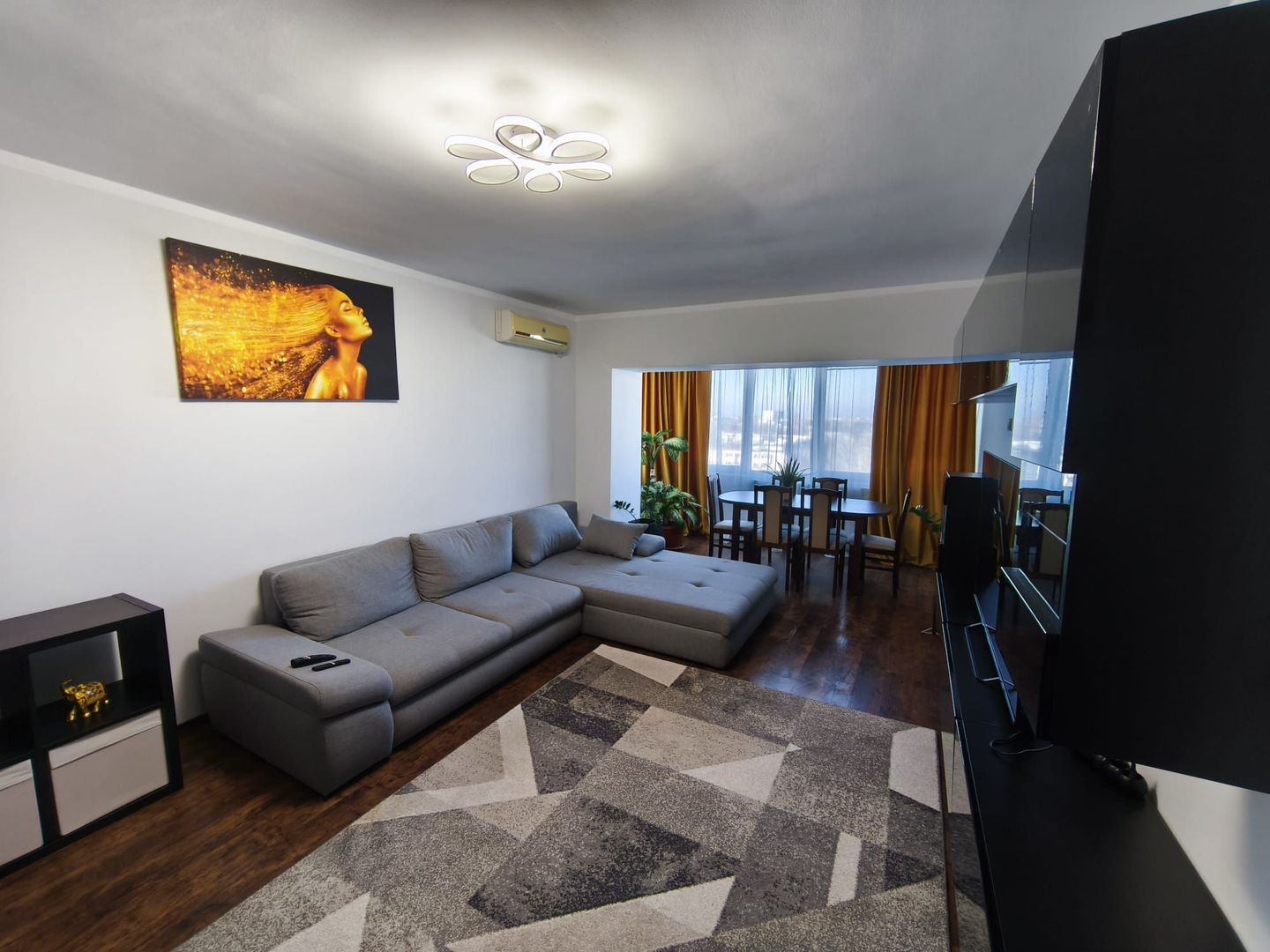 De vanzare apartament cu 3 camere , etaj 8/9 , Faleza, 165.000 euro - Poză 3