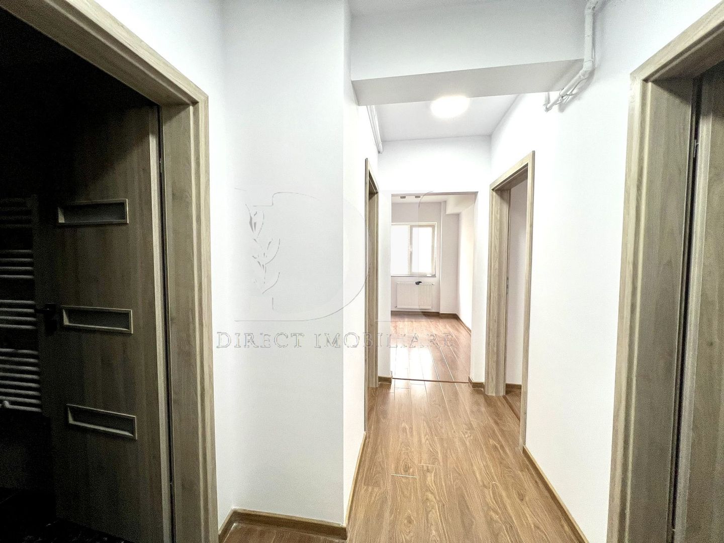 Apartament la cheie / etaj intermediar / Zona Terra - Poză 12