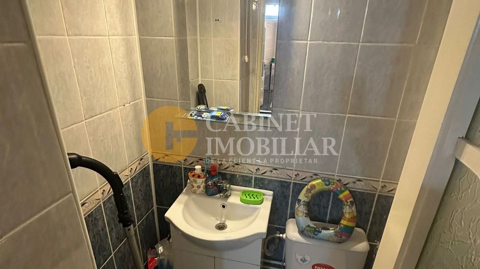 GARĂ - ARCU - 3 CAMERE DECOMANDAT - ETAJ INTERMEDIAR - Poză 8