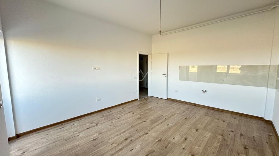 Etaj intermediar. Bloc finalizat. Loc de parcare. - Poză 4