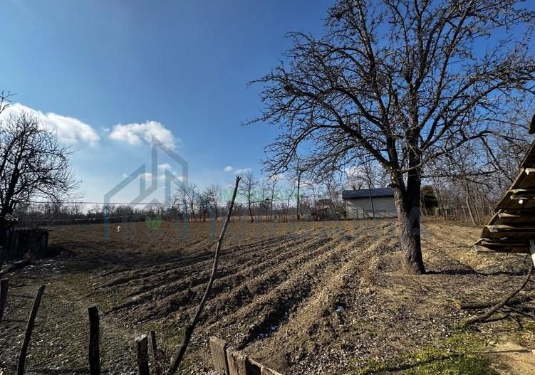 Casa locuibila la 39 km de Iasi, in Hermeziu, racordata la apa - Poză 9