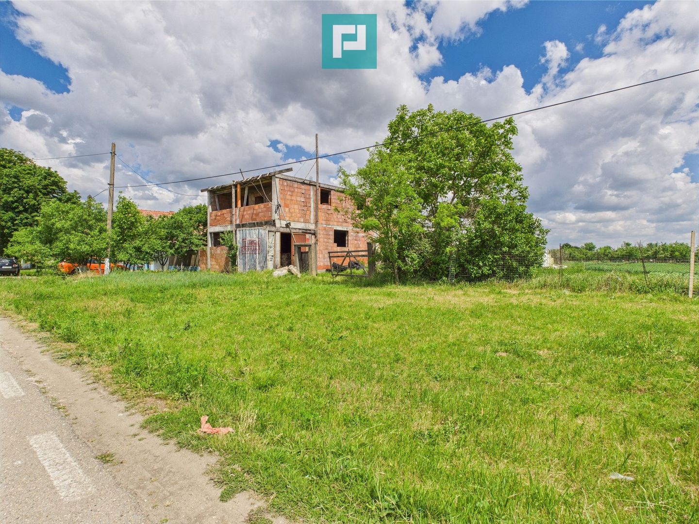 Casă mare, la rosu cu teren generos în Șimand - Poză 10