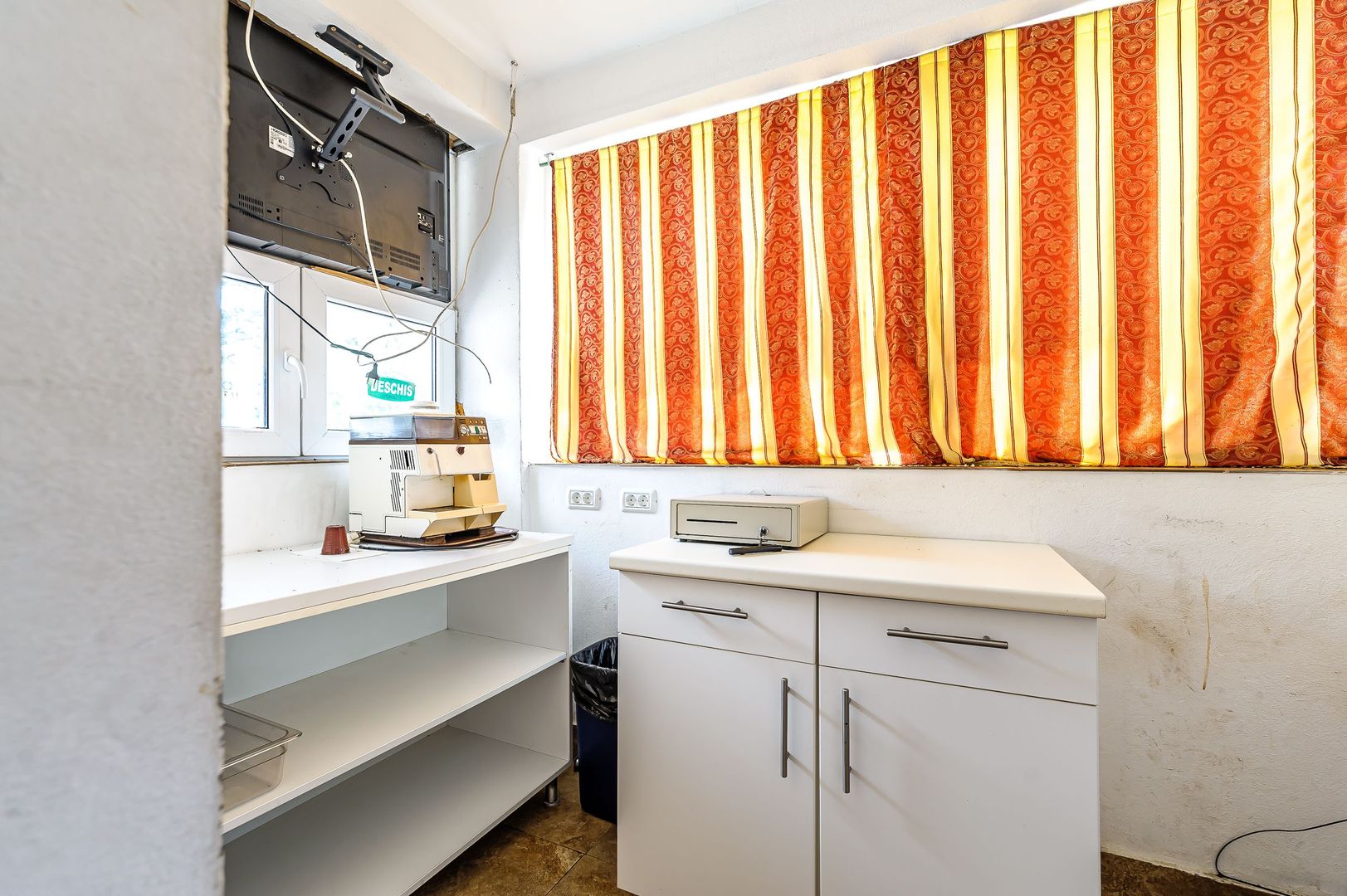 Spațiu economic, fast food mobilat și utilat complet. - Poză 7