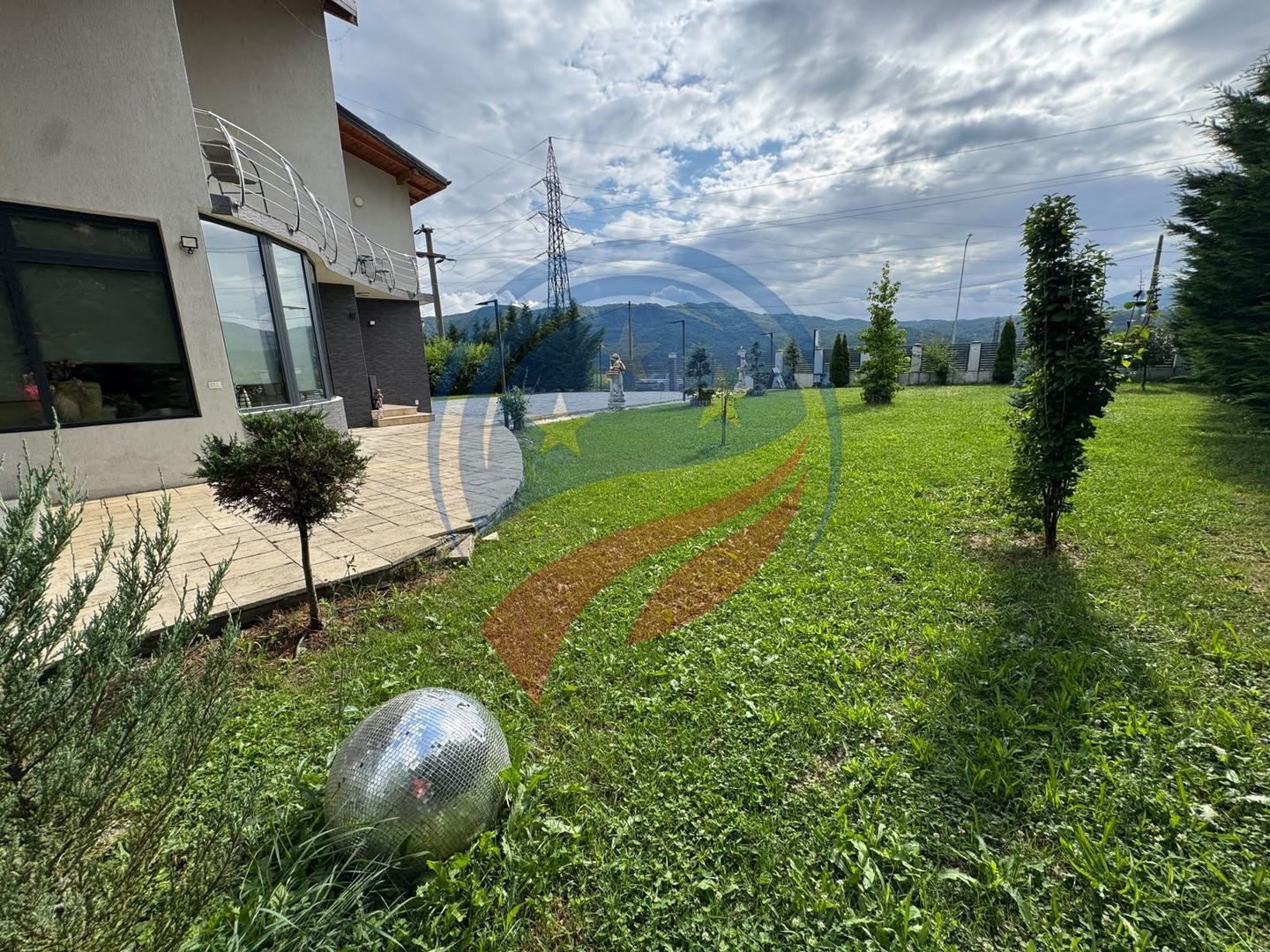 Pensiune  în Călimănești + 2 A-Frame - Teren 5.574 mp - Bonus Mercedes 350d - Poză 17