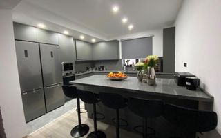 VILĂ MODERNĂ CU 4 CAMERE, CRAMĂ, SI FOIȘOR  | TUNARI – SQUARE HOUSE 2 - Poză 7