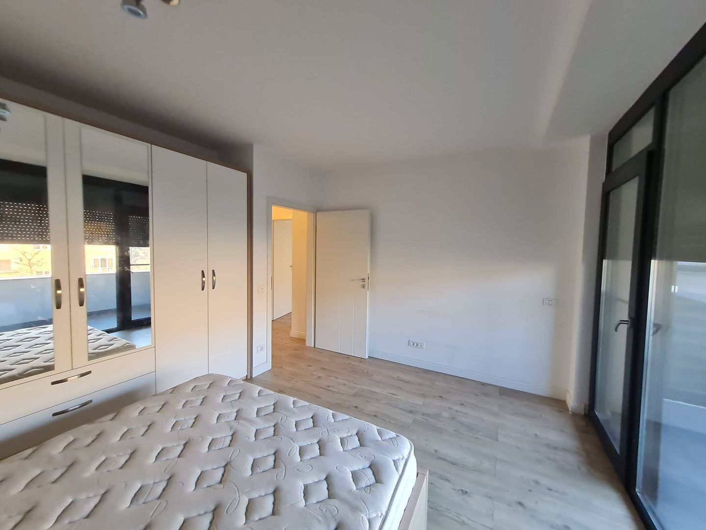 Apartament generos 4 camere zona Elisabetin - Poză 12