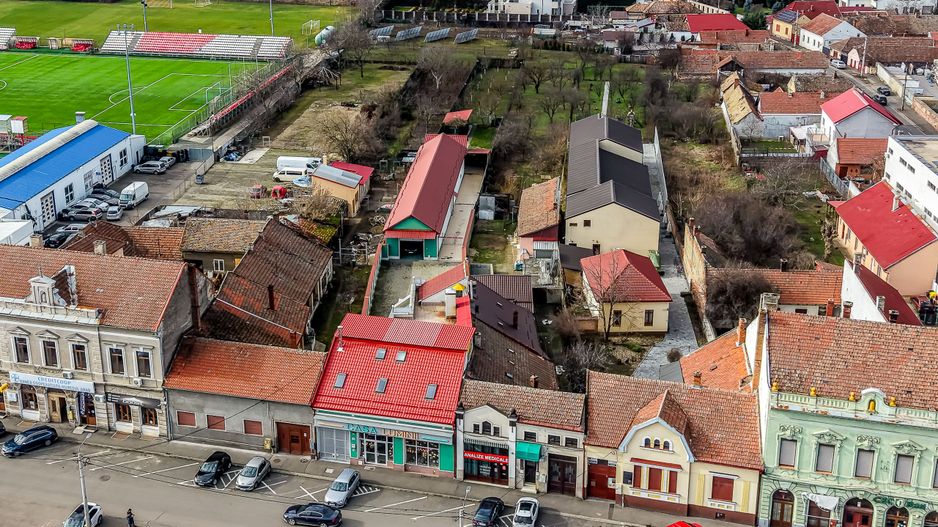 Spațiu comercial,  hala, si un penthouse în centrul Aradului Nou - Poză 4