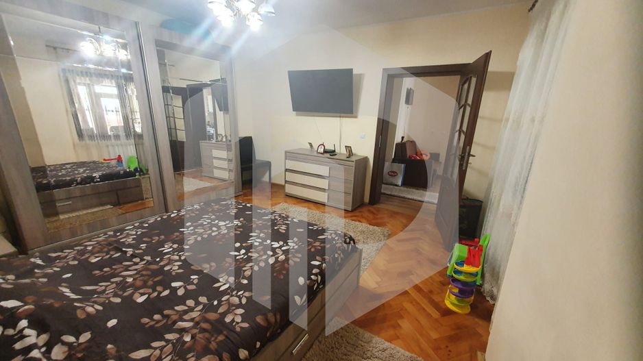 Apartament 2 camere in zona 9 Mai/ Renovat complet+ Pivnita+ curte - Poză 5
