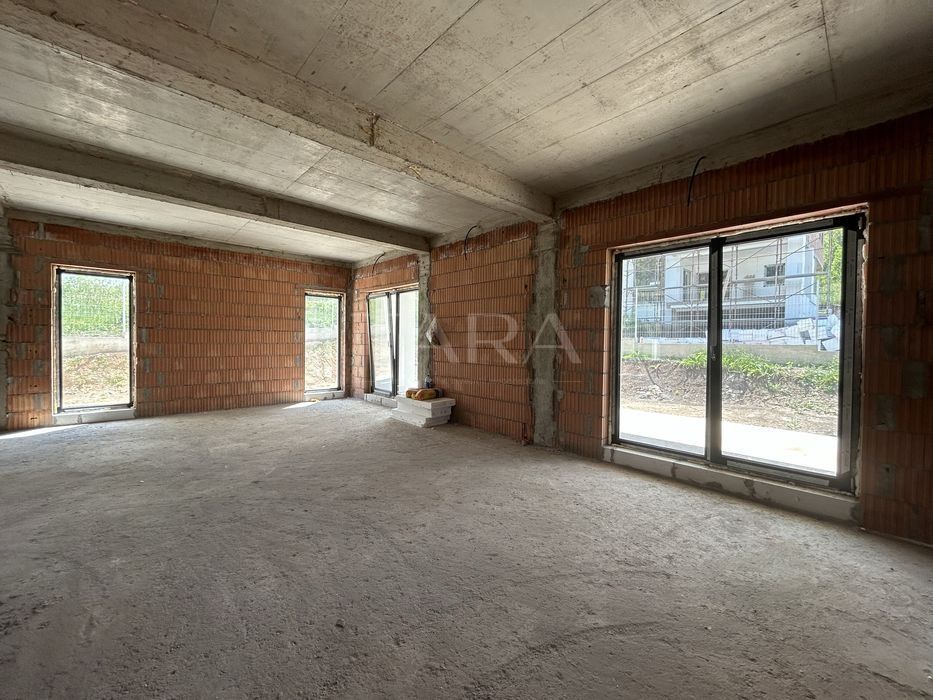 Casă cu arhitectura contemporana, terasă panoramică, zona verde. - Poză 5