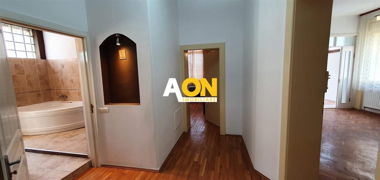 Casa situata ultracentral langa Poarta I a Cetatii Alba Carolina - Poză 8