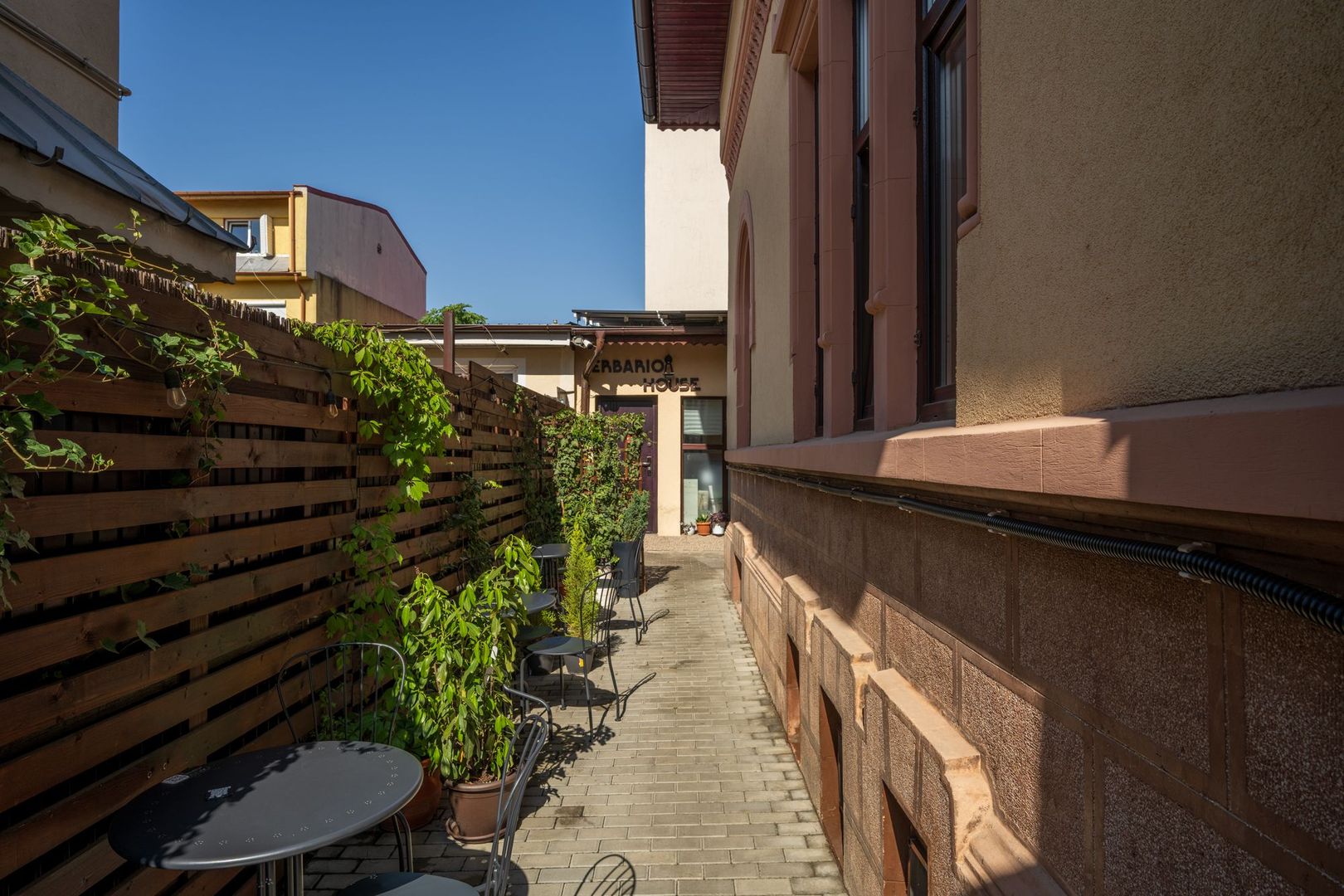 Vindem Afacerea ! Mini Hotel + Cafenea/ Restaurant ! Parcul Carol ! - Poză 9